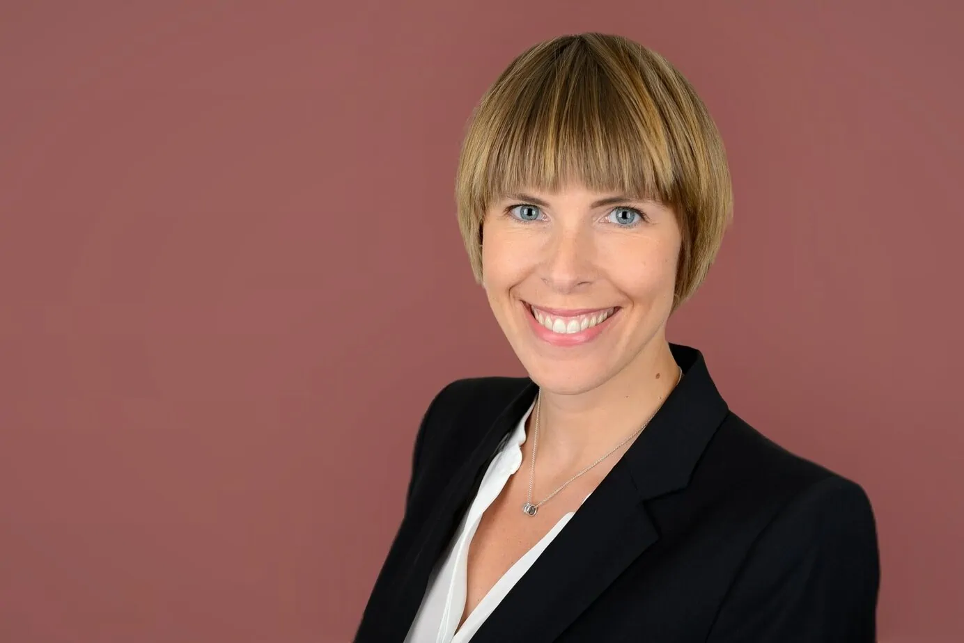 Mitarbeiterfoto Hintergrund - rot